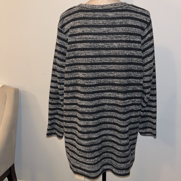 Per Se Black and Gray Striped Tunic Sweatshirt, 2X - Picture 5 of 7